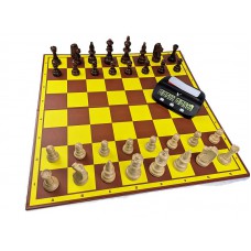 Zestaw "Startowy Młodego Szachisty" nr 3: szachownica tekturowa + figury drewniane Staunton nr 5 + zegar elektroniczny LEAP (Z-21)